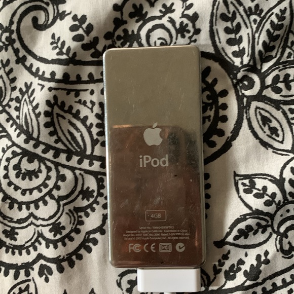 Used IPod - Picture 3 of 3